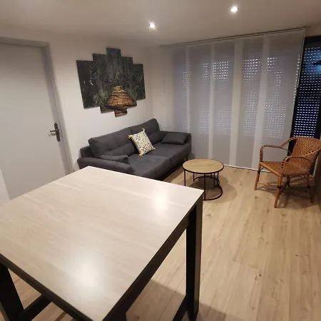 2 Avec Piscine Apartamento